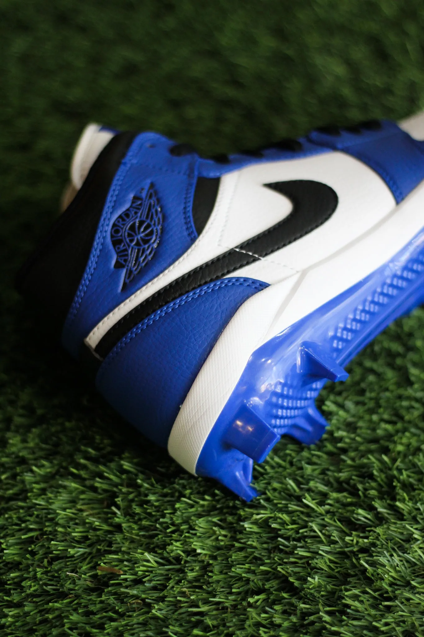 JORDAN 1 RETRO MCS "GAME ROYAL"