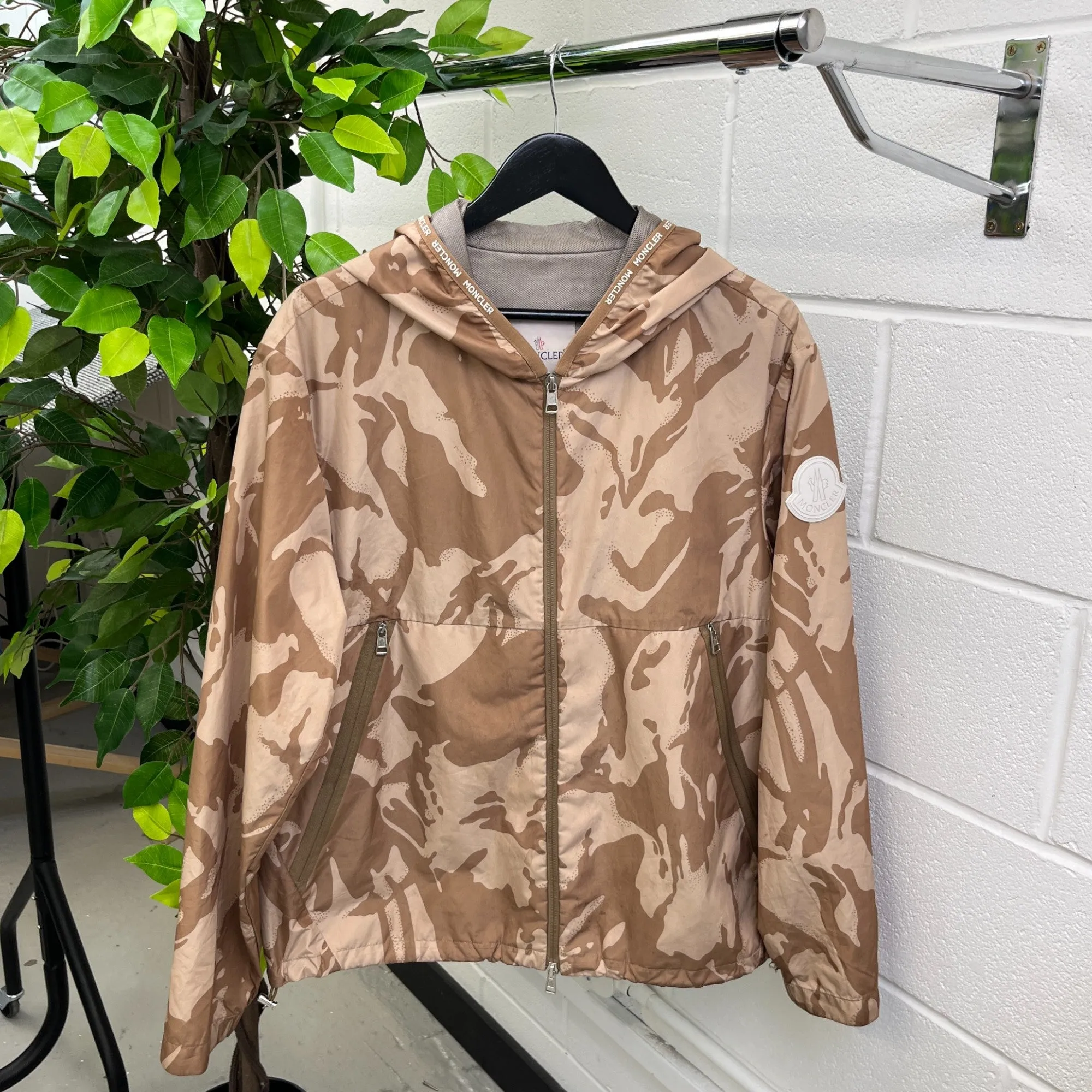 Men's Camo Chardon Windbreaker Beige Size 3 / L